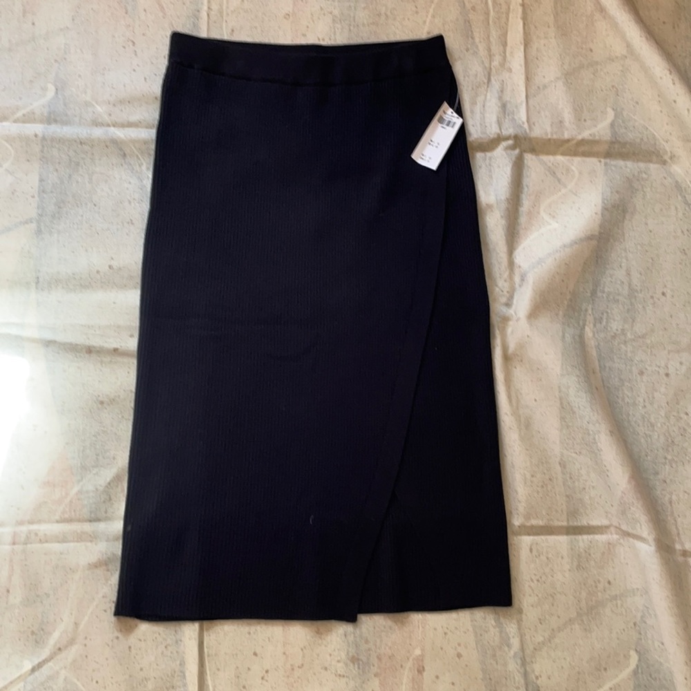 Black sweater slit midi skirt